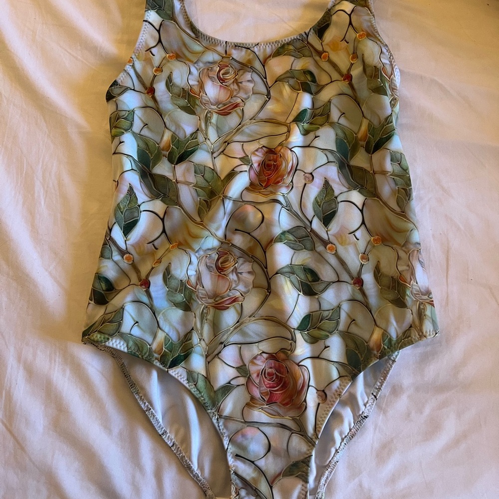 Auroraskirts Aurora leotard L Ivory Rosebuds stained glass